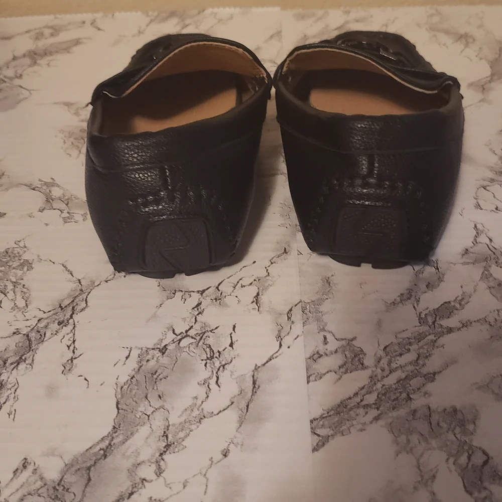 ML Women's Black Leather Loafers‎